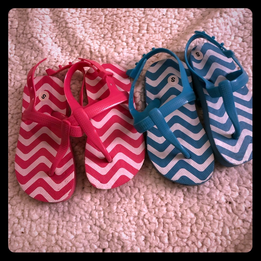 2 pair flip flops